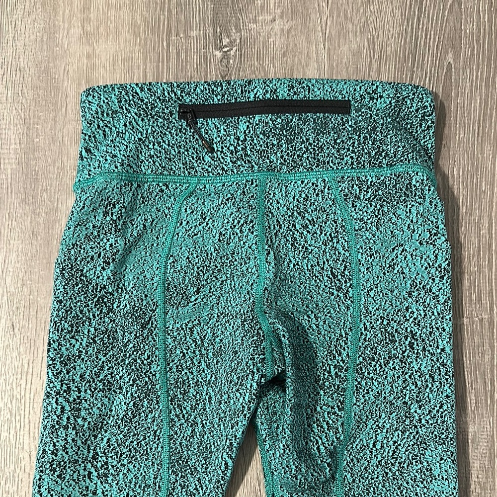 Lululemon Women’s Sz 2 Pace‎ Rival Crop Workout Athletic Yoga Lounge Leggings - Picture 5 of 11